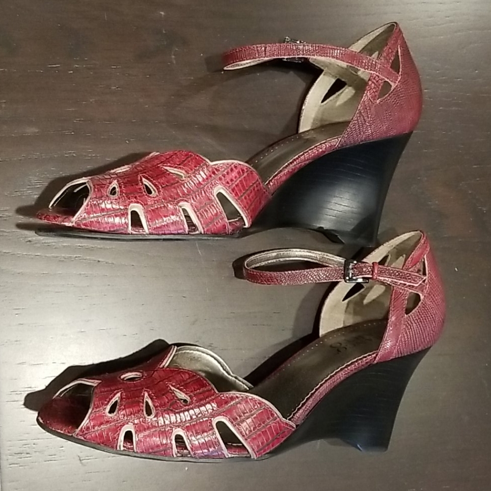 Franco Sarto, womans size 8m wedge - Picture 12 of 16